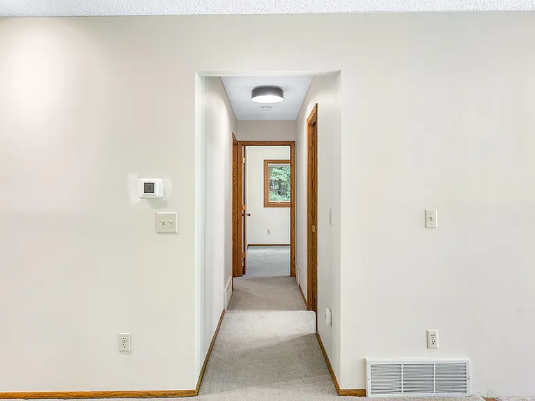 1501 Twin Springs Rd — Photo 12