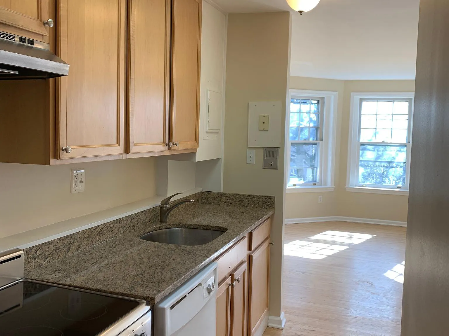 118 3rd St NE — Photo 4