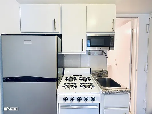 Rented by Citi Habitats | media 20