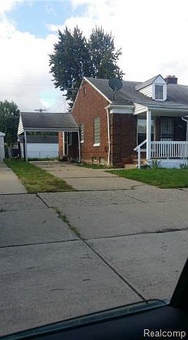 2nd image of 19826 Moross Rd