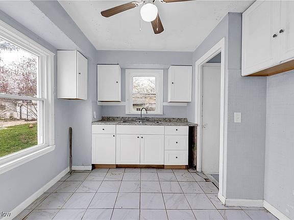 5th image of 12821 Oak Park Blvd