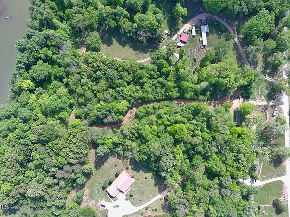 2nd image of 765 Poplar Springs Rd