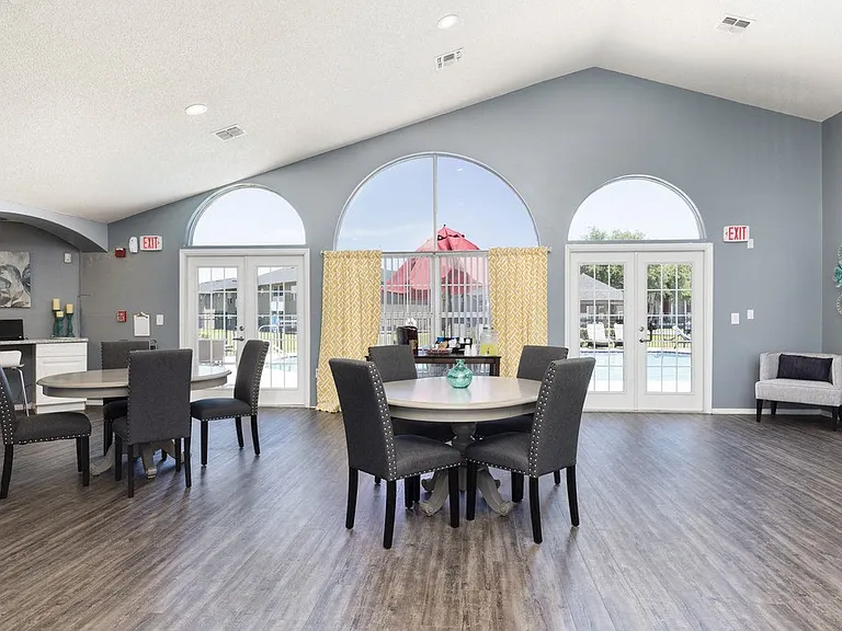 Pasco Woods Apartments — Photo 18