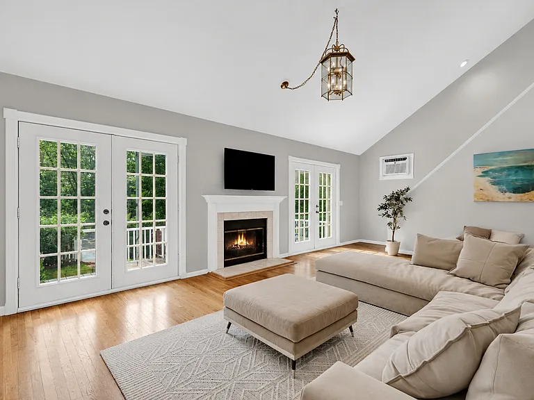 155 Little Fresh Pond Rd — Photo 4