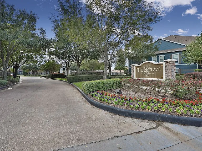 Enclave At Woodbridge — Photo 34