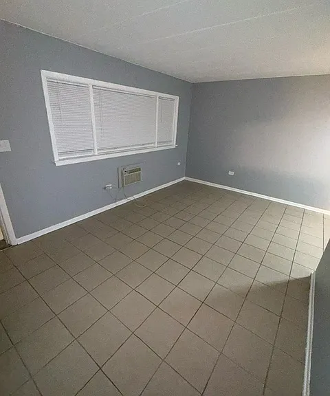 5636 S Kedzie Ave #3 — Photo 1