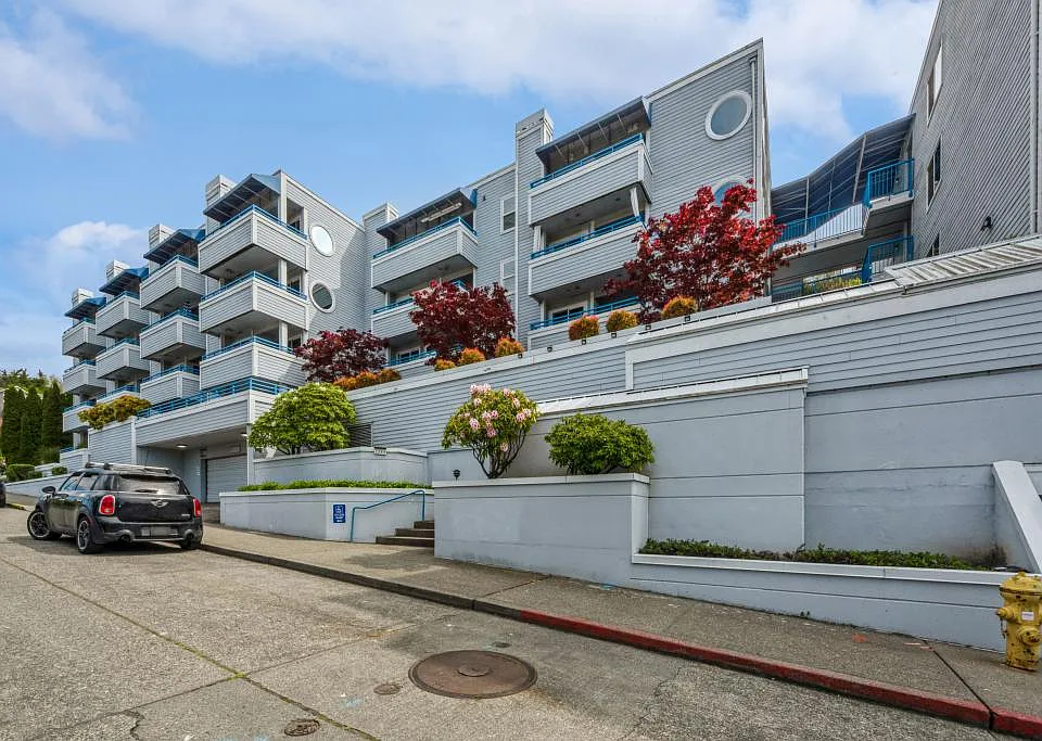 2244 13th Ave W #411