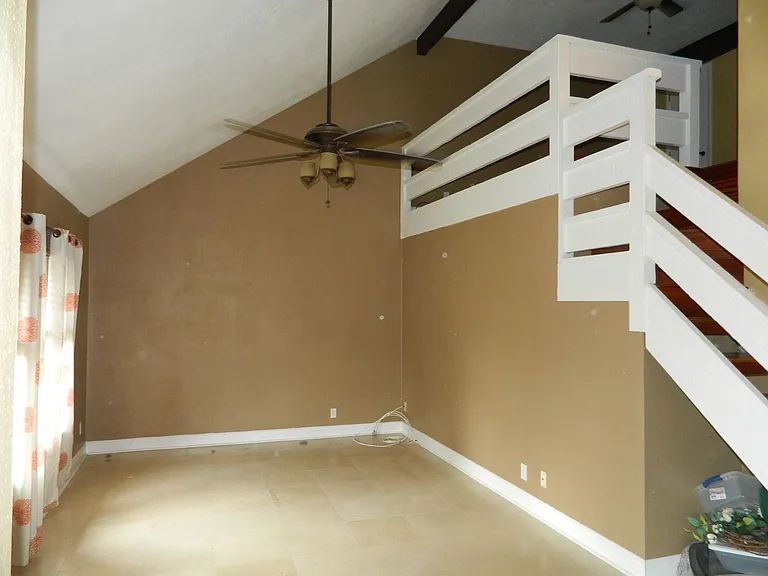 266 Orienta Point — Photo 6