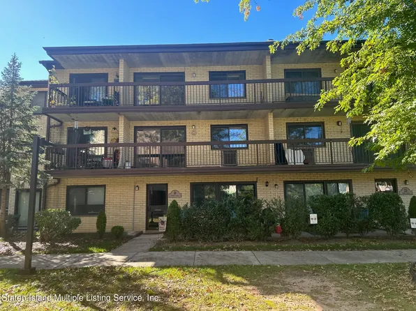 19 Kathy Pl APT 2D, Staten Island, NY 10314