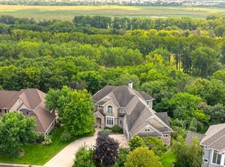 10689 Sonoma Rdg, Eden Prairie, MN 55347