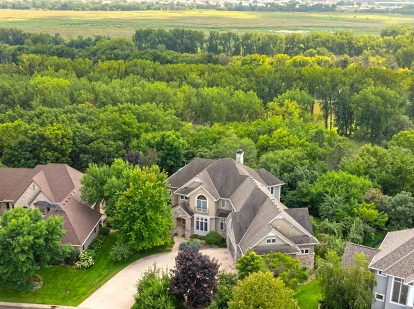 10689 Sonoma Rdg, Eden Prairie, MN 55347