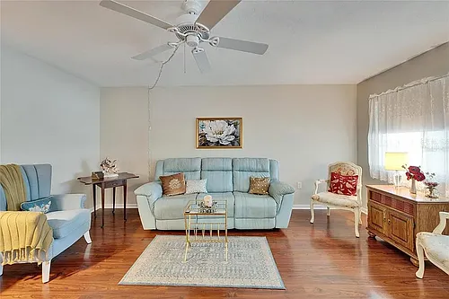 8454 111th St #201 Photo 1