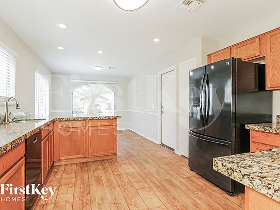 5th image of 11451 W Sheridan St