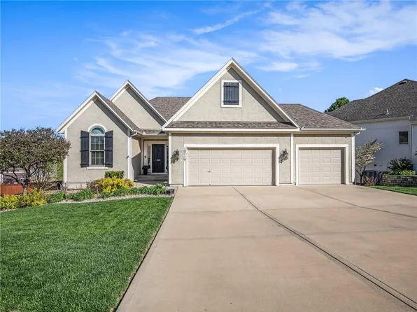 10719 Merion Dr, Kansas City, KS 66109