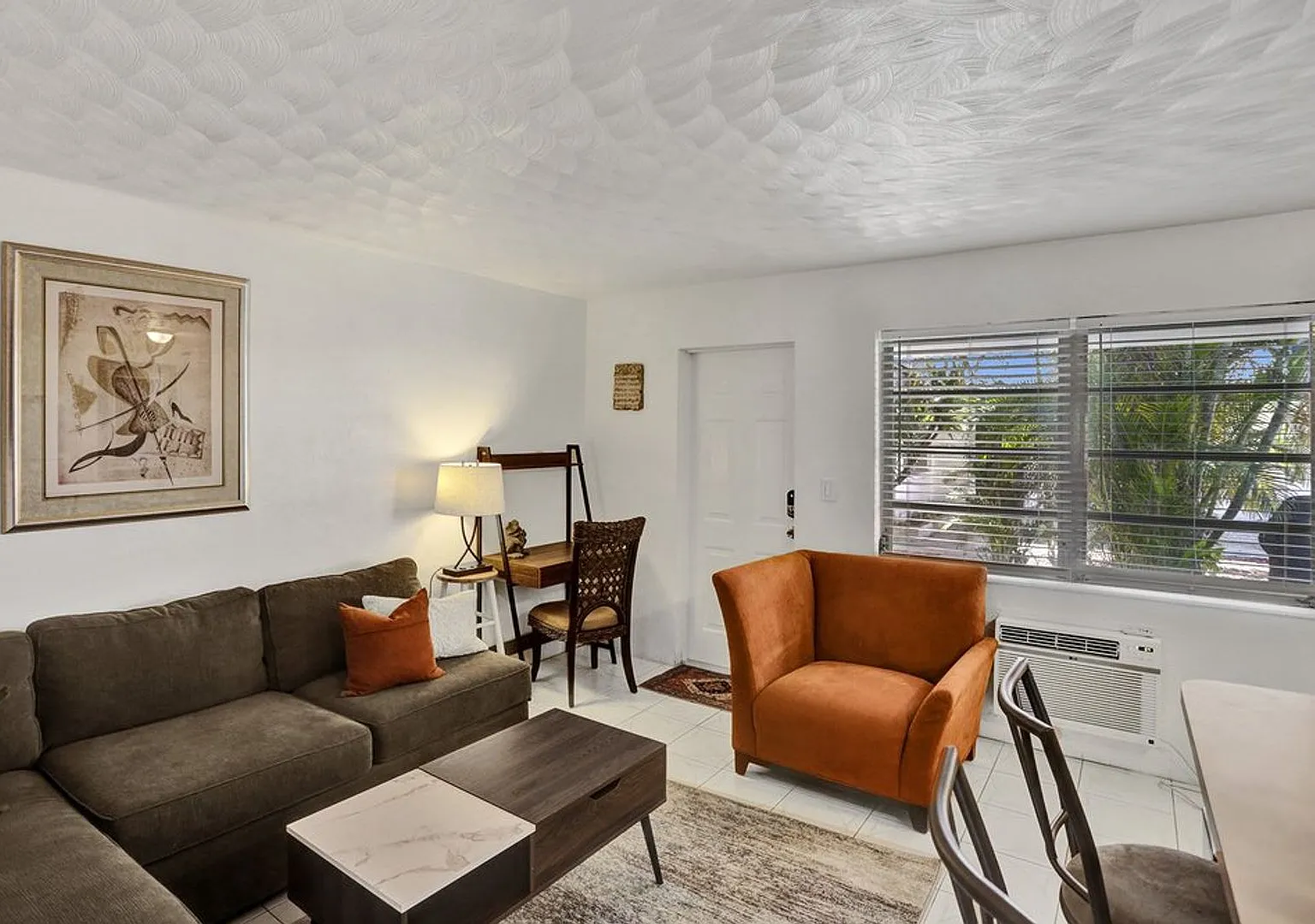 820 NE 16th Ave — Photo 4