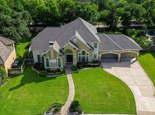 7706 Long Shadows Dr, Sugar Land, TX 77479