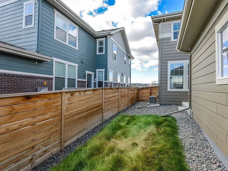 344 Zeppelin Way — Photo 25