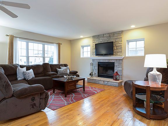 3rd image of 7525 W Lawler Ave