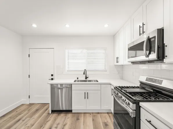 3504 Sandwood Street, 3504 Sandwood St #3506-01, Lakewood, CA 90712