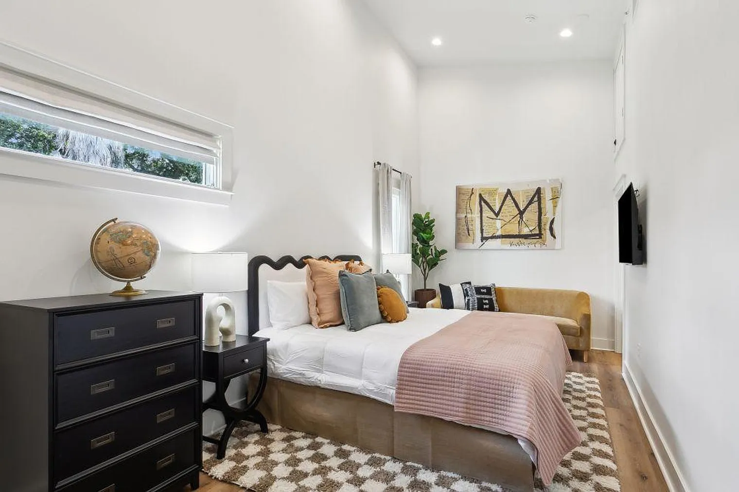 2 bed, 2.0 bath, 861 sqft, $5,207 — Photo 3