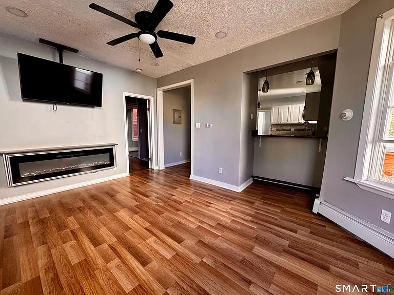 196 Russ St #2 — Photo 8