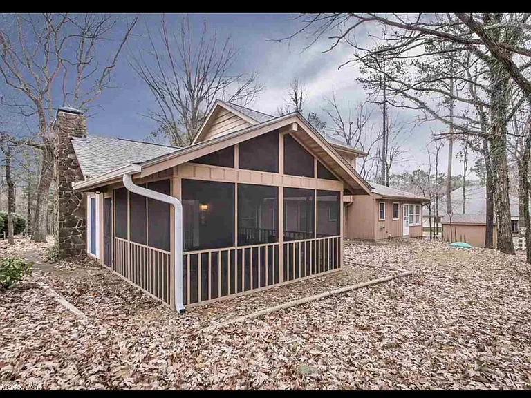 outside view of screened in porch
