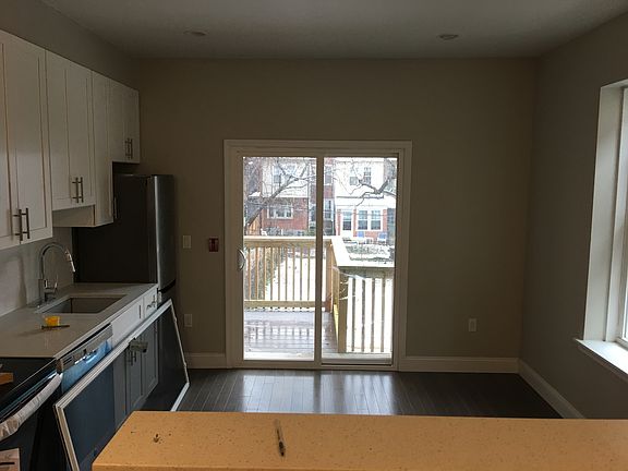 4th image of 4218 Chester Ave APT 2