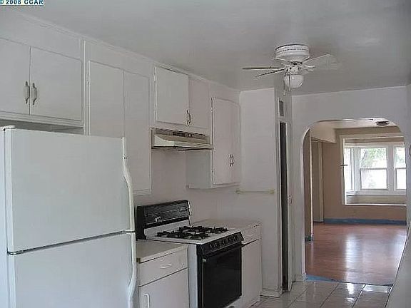 2nd image of 8081 Earl St