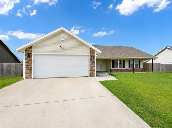 1380 General Parson Dr, Prairie Grove, AR 72753