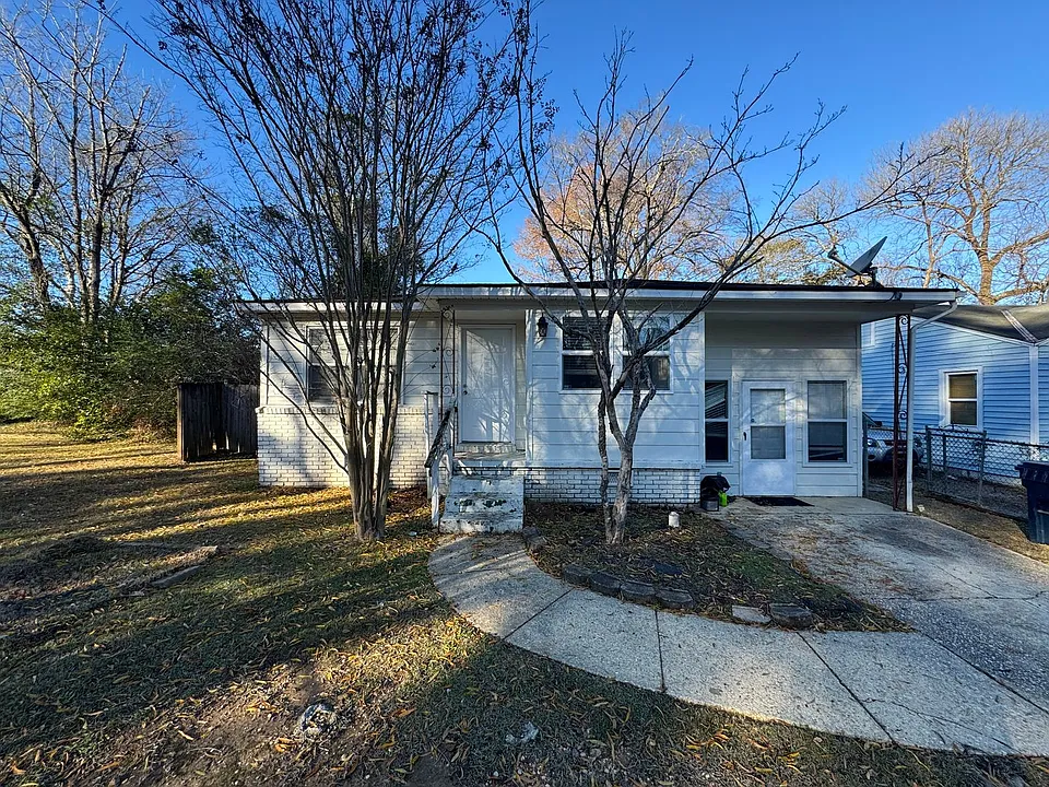 2810 18th Ave