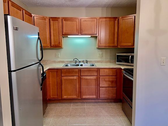 5th image of 3932 W Indian Creek Dr