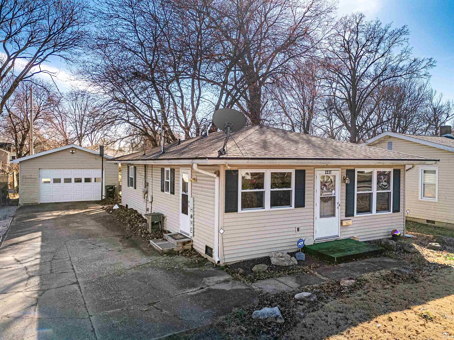 2237 Margybeth Ave photo 1