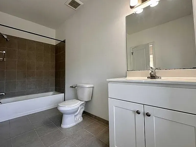 24 Bland Ct #11 — Photo 11