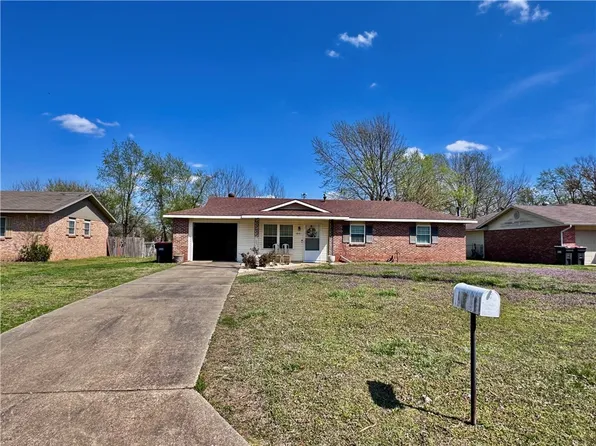 1001 Joye St, Springdale, AR 72762