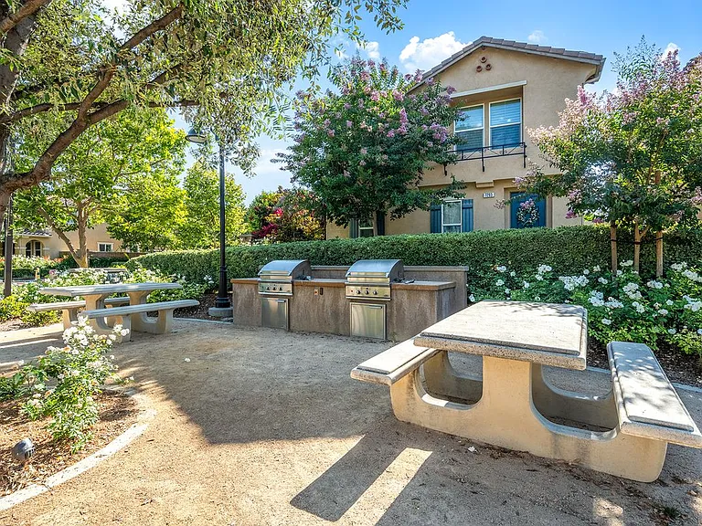 7265 Enclave Dr — Photo 3
