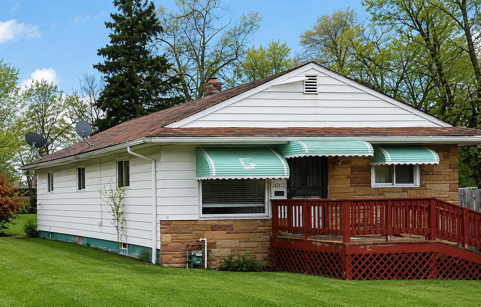 12112 Oakfield Ave — Photo 1
