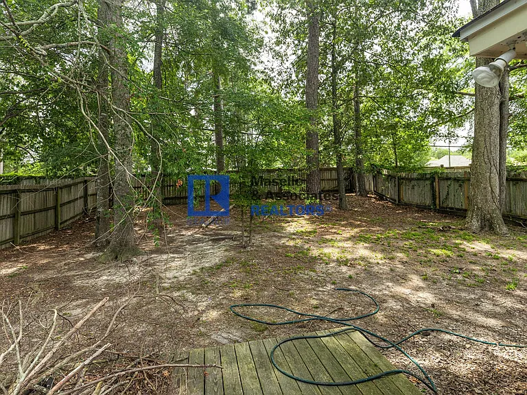 1212 Barnett Bend Cir — Photo 32
