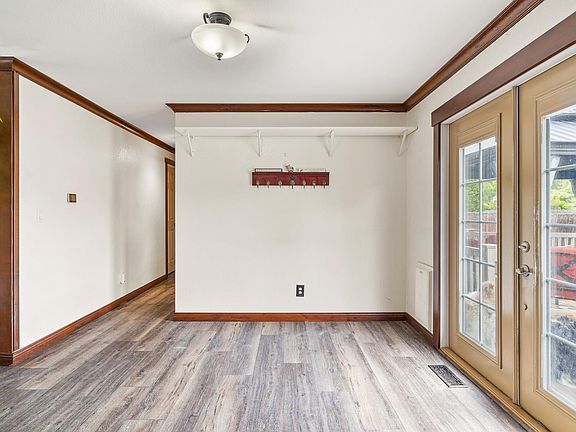 5th image of 1116 W 27th Ave