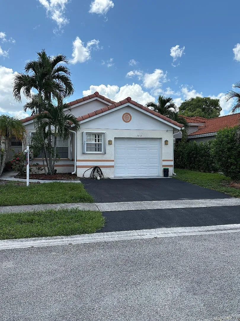 3 bed, 2.0 bath, 1452 sqft, $3,400 — Photo 1