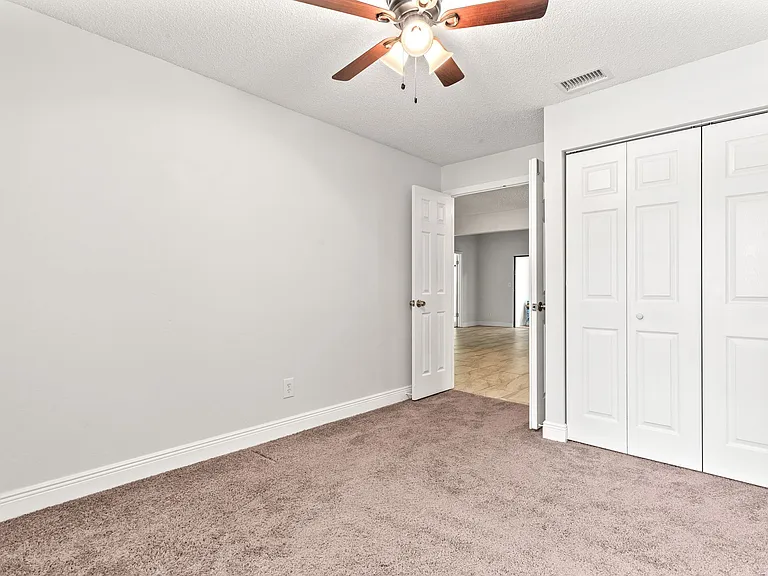 1500 Walnut St — Photo 18