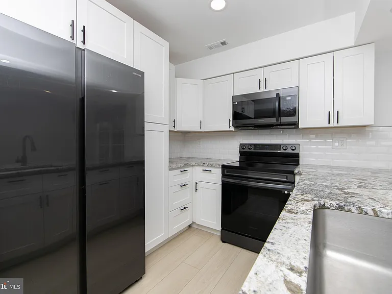 37 James Run — Photo 10