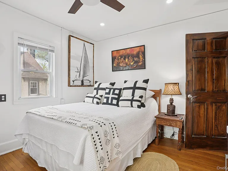 375 Hawthorne Ter — Photo 18