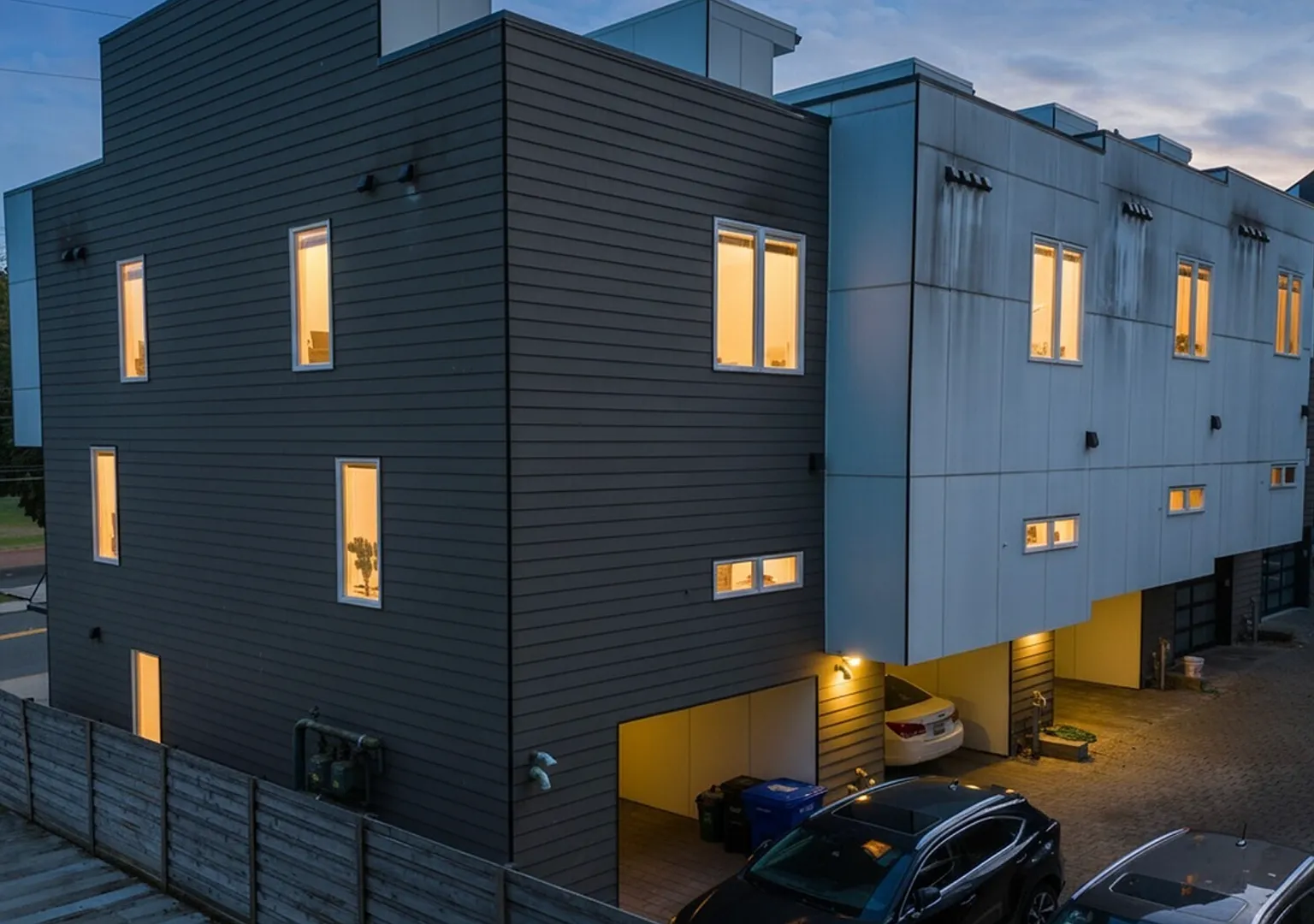 Three-Bedroom Townhouse on Queen Anne — Photo 3