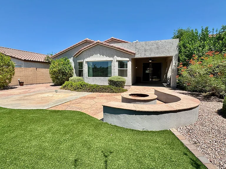 847 E La Costa Pl — Photo 4