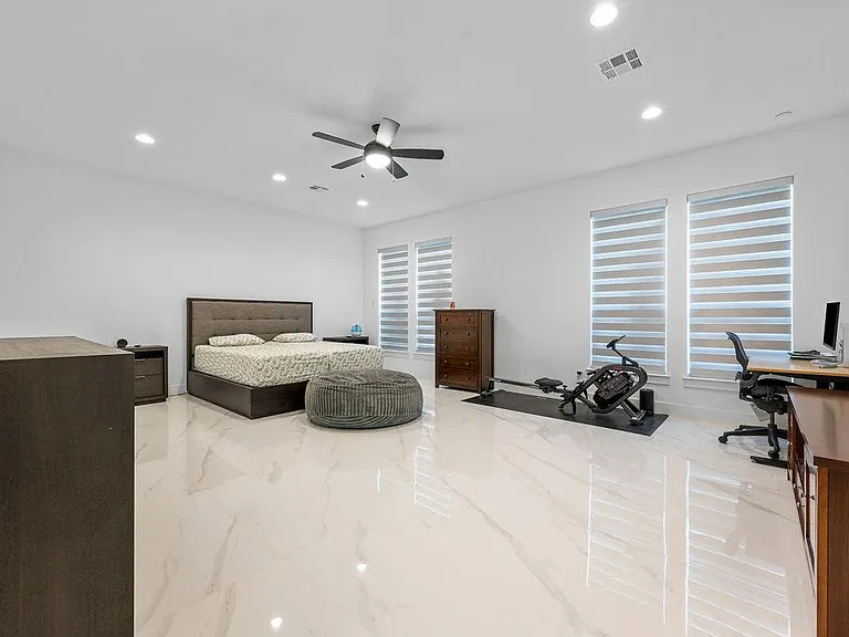 3304 Belted Galloway St — Photo 16