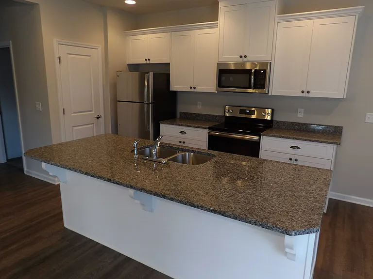 Joiner Crossing Apartments — Photo 16