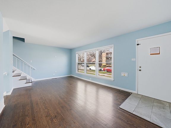 4th image of 74 W 140th St