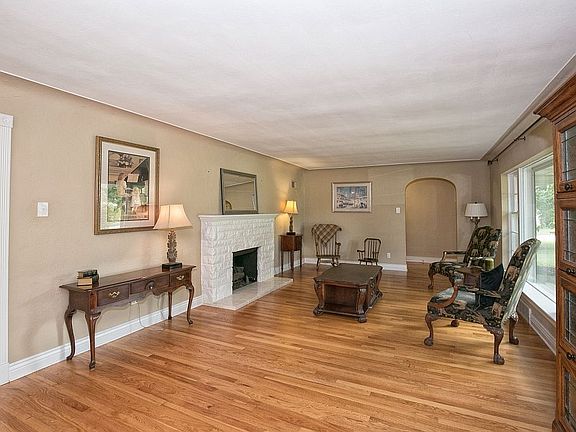 5th image of 3510 Pinoak Pl
