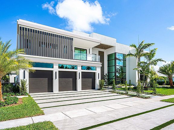 2nd image of 299 NE 7th Street