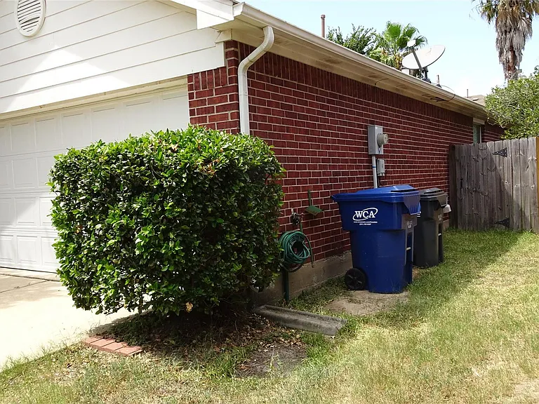 17314 Glenmorris Dr — Photo 3